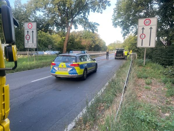 Feuerwehr im Einsatz: Bremer Damm in Hannover nach Unfall wieder frei
