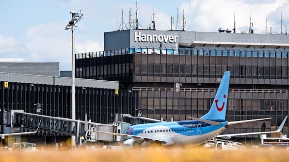 Unwetter im Juli: Drei Flugzeuge am Flughafen Hannover beschädigt