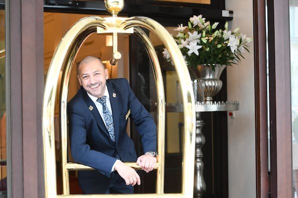 Les Clefs d’Or im Luisenhof: Riadh Ben Ali öffnet Türen