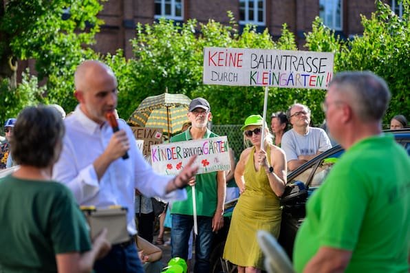 Hannover: Hunderte Kleingärtner protestieren gegen Verlust ihrer Parzellen