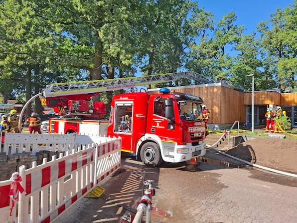 Feuer im Haus der Begegnung in Neuwarmbüchen ausgebrochen